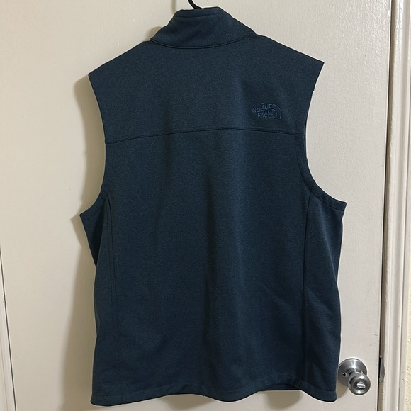 EUC The North Face Navy Soft Shell Vest - Picture 3 of 6